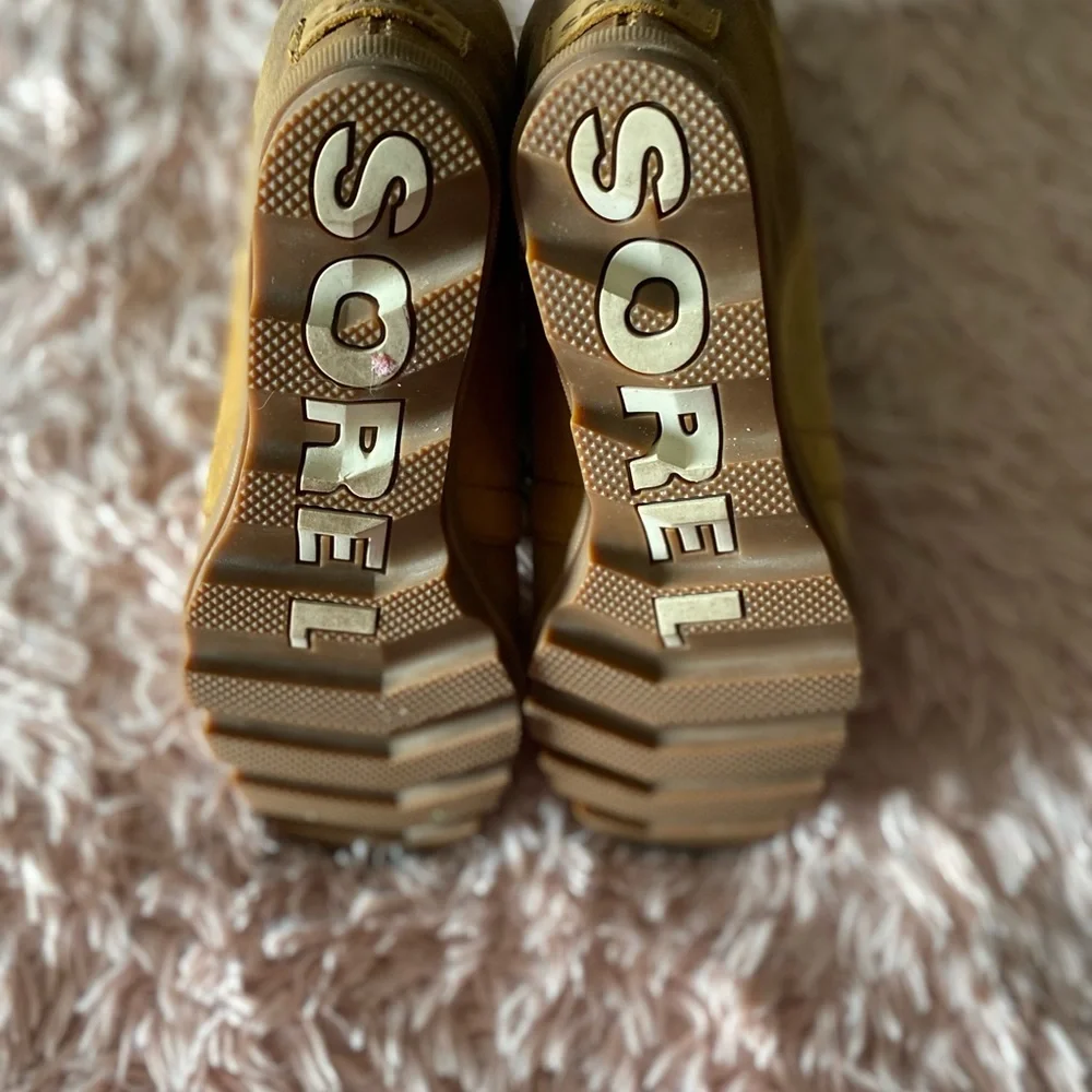 Sorel Wedge Boots, size 9, brand new, never been worn - Picture 4 of 6
